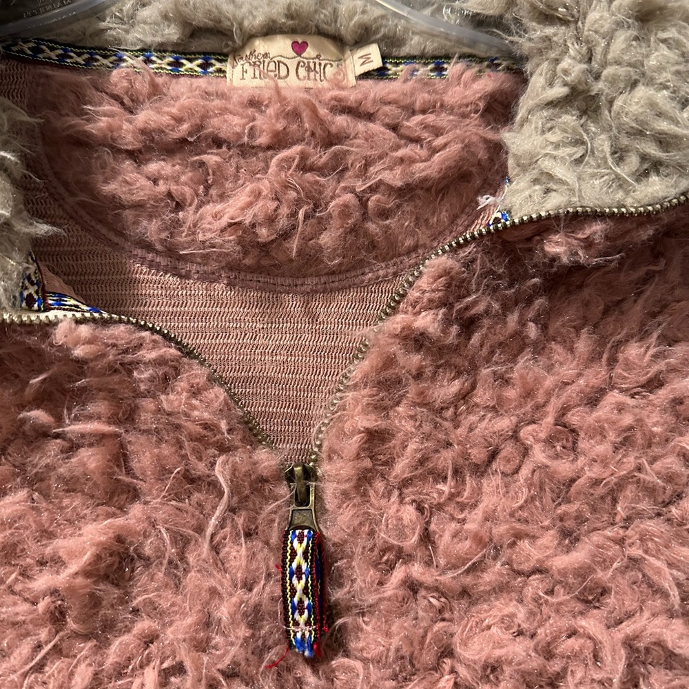 Sherpa Pullover Bundle Size Medium - image 4